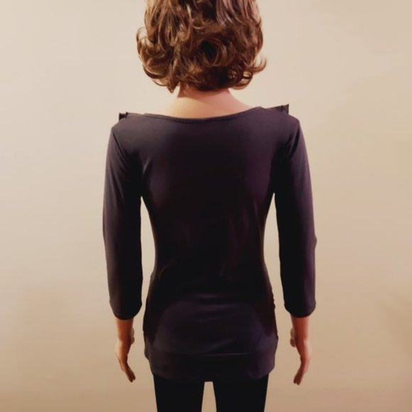 Maurices Dark Gray 3/4 Sleeve Ruffle Collar V-Neck Ruched Front Top Size S NWOT - Picture 4 of 4